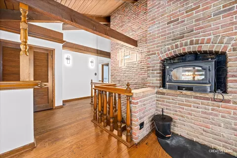 Entry Way - 5 N471 Billy Burns Rd, Wayne, IL 60184 photo 2 of 2