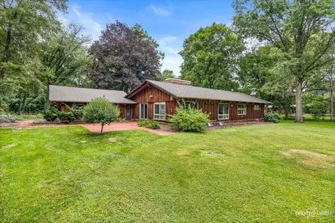 Exterior - 5 N471 Billy Burns Rd, Wayne, IL 60184 photo 6 of 7