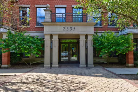 2335 W Belle Plaine Ave #118, Chicago, IL 60618