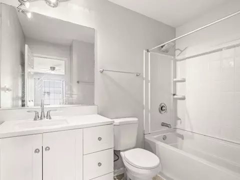 Bath - 10228 Camden Ln #E, Bridgeview, IL 60455 photo 1 of 3