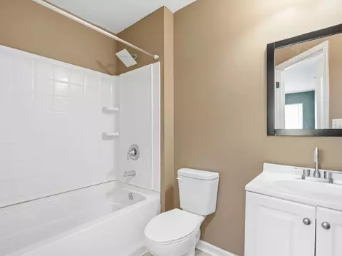 Bath - 10228 Camden Ln #E, Bridgeview, IL 60455 photo 2 of 3