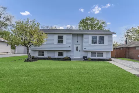 419 Deerpath Dr, Lindenhurst, IL 60046