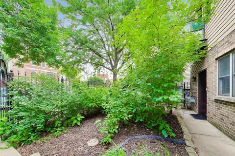Exterior - 2927 N Gresham Ave #1, Chicago, IL 60618 photo 2 of 4