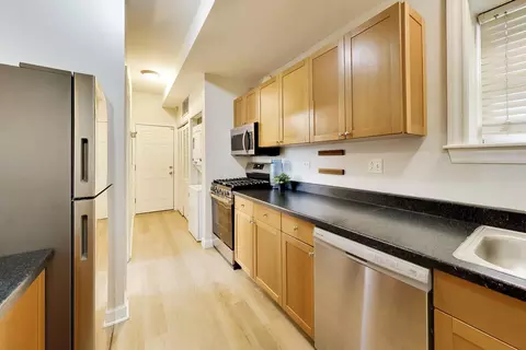 Kitchen - 2927 N Gresham Ave #1, Chicago, IL 60618 photo 2 of 3