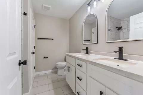 Bath - 38 Edgewood Ct, Bloomington, IL 61701 photo 1 of 4