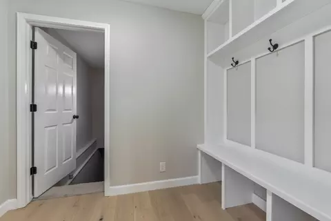 Entry Way - 38 Edgewood Ct, Bloomington, IL 61701 photo 2 of 4