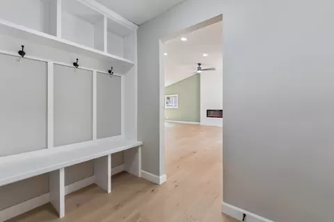 Entry Way - 38 Edgewood Ct, Bloomington, IL 61701 photo 3 of 4