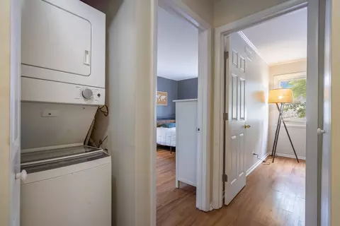 Entry Way - 186 Judith Ct #B, Bartlett, IL 60103 photo 1 of 1