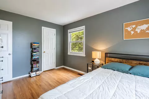 Bedroom - 186 Judith Ct #B, Bartlett, IL 60103 photo 2 of 2