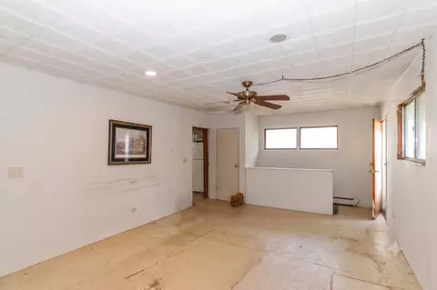 Living - 514 Locust St, Elgin, IL 60123 photo 2 of 4