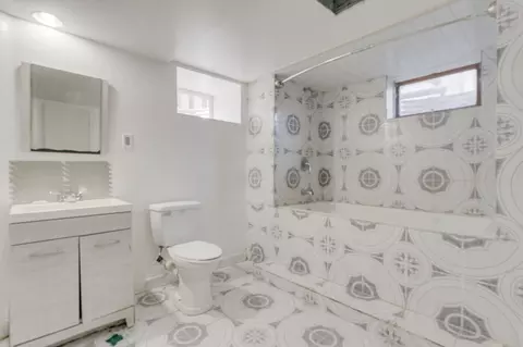 Bath - 2308 185th St, Lansing, IL 60438 photo 2 of 2