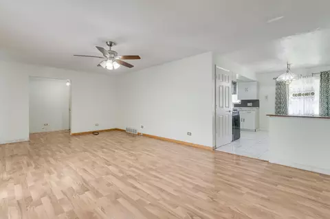 Living - 2308 185th St, Lansing, IL 60438 photo 2 of 3