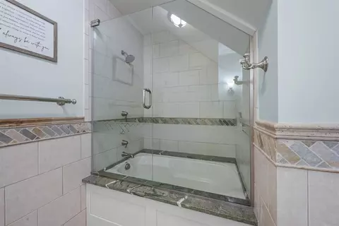 Bath - 644 Beaver Rd, Glenview, IL 60025 photo 5 of 7
