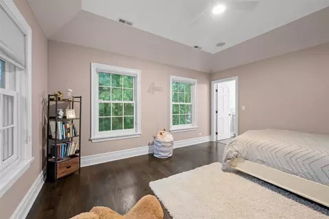 Bedroom - 644 Beaver Rd, Glenview, IL 60025 photo 6 of 6