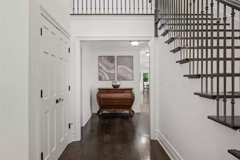 Entry Way - 644 Beaver Rd, Glenview, IL 60025 photo 2 of 7