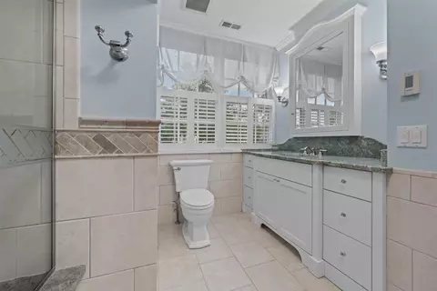 Bath - 644 Beaver Rd, Glenview, IL 60025 photo 4 of 7
