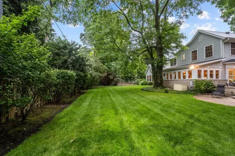 Exterior - 644 Beaver Rd, Glenview, IL 60025 photo 4 of 11
