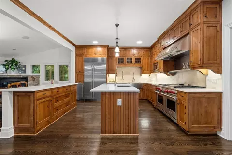 Kitchen - 644 Beaver Rd, Glenview, IL 60025 photo 2 of 5