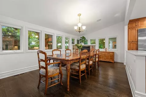 Dining - 644 Beaver Rd, Glenview, IL 60025 photo 1 of 2
