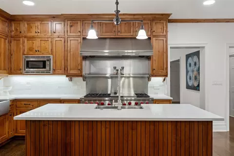 Kitchen - 644 Beaver Rd, Glenview, IL 60025 photo 4 of 5