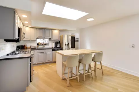Kitchen - 1762 E Camp Mcdonald Rd, Mount Prospect, IL 60056 photo 2 of 2