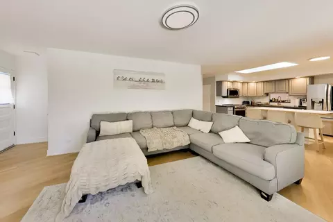 Living - 1762 E Camp Mcdonald Rd, Mount Prospect, IL 60056 photo 4 of 6
