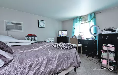 Bedroom - 224 E Bailey Rd #J, Naperville, IL 60565 photo 1 of 2