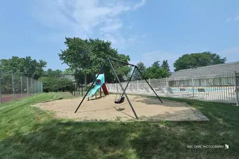 Exterior - 224 E Bailey Rd #J, Naperville, IL 60565 photo 1 of 2