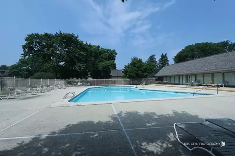 Exterior - 224 E Bailey Rd #J, Naperville, IL 60565 photo 2 of 2