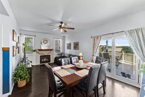 Dining - 311 8th Ave, Hampton, IL 61256 photo 1 of 2