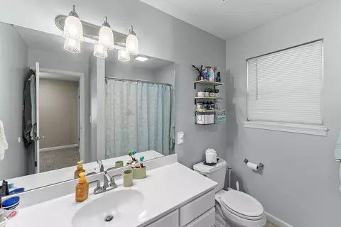 Bath - 311 8th Ave, Hampton, IL 61256 photo 2 of 4
