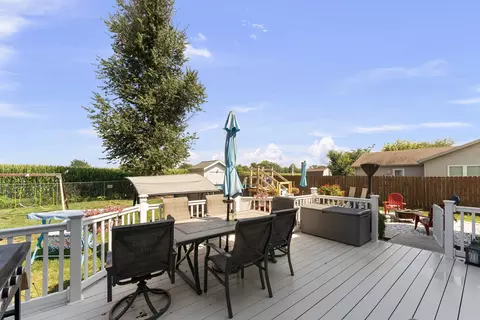 Exterior - 311 8th Ave, Hampton, IL 61256 photo 6 of 12
