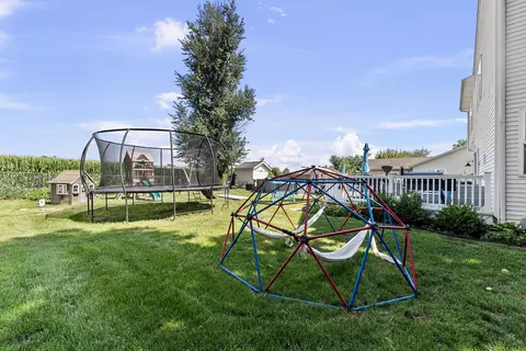 Exterior - 311 8th Ave, Hampton, IL 61256 photo 4 of 12