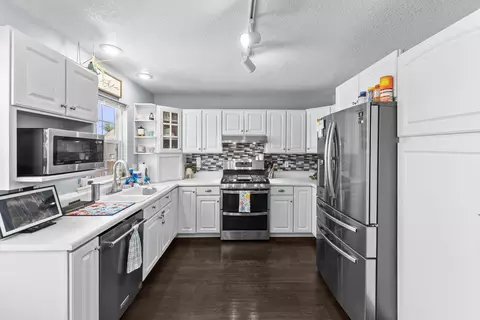 Kitchen - 311 8th Ave, Hampton, IL 61256 photo 1 of 1