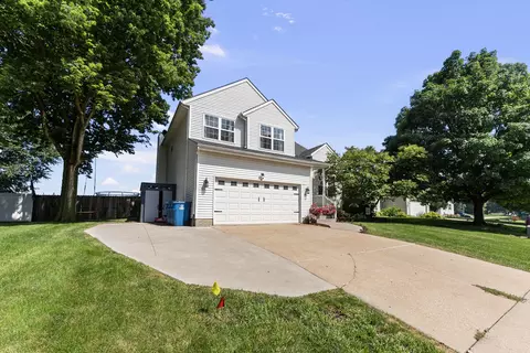 Exterior - 311 8th Ave, Hampton, IL 61256 photo 3 of 12