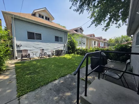 Exterior - 7824 S Hermitage Ave, Chicago, IL 60620 photo 3 of 4