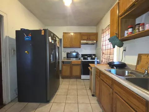 Kitchen - 7824 S Hermitage Ave, Chicago, IL 60620 photo 2 of 2