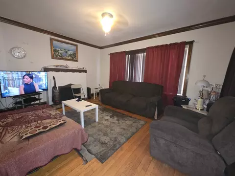 Living - 7824 S Hermitage Ave, Chicago, IL 60620 photo 2 of 4