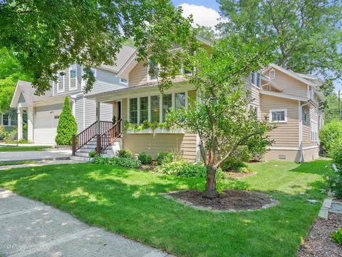 4641 Prince St, Downers Grove, IL 60515