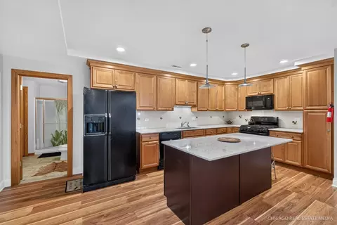 Kitchen - 11923 Devonshire St, Algonquin, IL 60102 photo 2 of 2