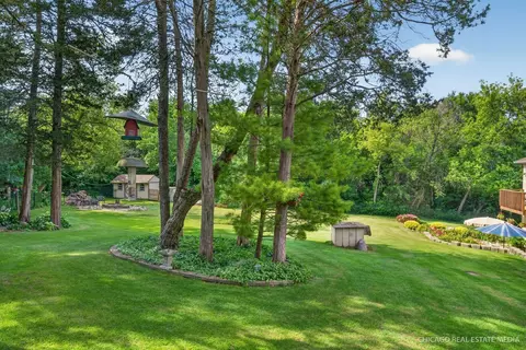 Exterior - 11923 Devonshire St, Algonquin, IL 60102 photo 8 of 10