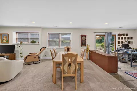 Dining - 11923 Devonshire St, Algonquin, IL 60102 photo 2 of 2