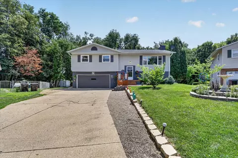 1821 Middlebury Rd, Freeport, IL 61032