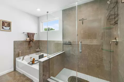 Bath - 27018 W Rustic Wood Ln, Plainfield, IL 60585 photo 1 of 3
