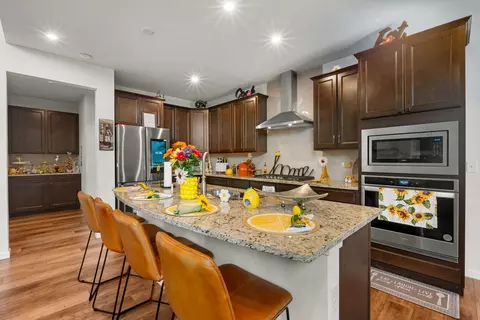 Kitchen - 27018 W Rustic Wood Ln, Plainfield, IL 60585 photo 2 of 3