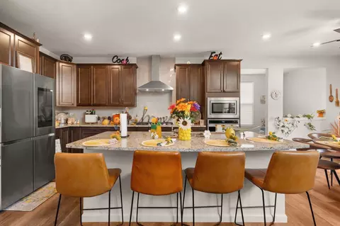 Kitchen - 27018 W Rustic Wood Ln, Plainfield, IL 60585 photo 1 of 3
