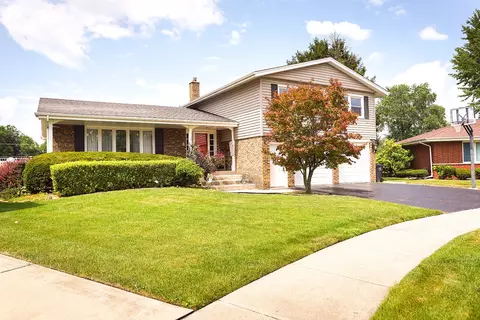 16536 Maple Ct, South Holland, IL 60473