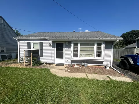 127 Holland Ct, Creve Coeur, IL 61610