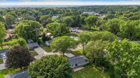 View/Area - 136 Scott Dr, East Dundee, IL 60118 photo 5 of 7