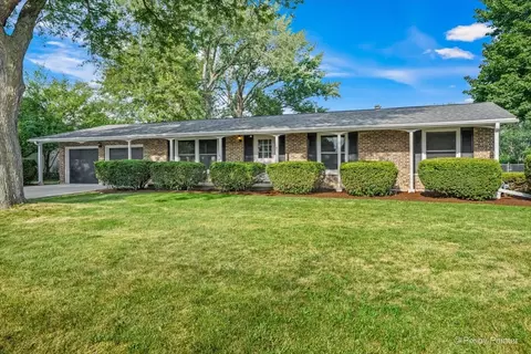 Exterior - 136 Scott Dr, East Dundee, IL 60118 photo 8 of 8